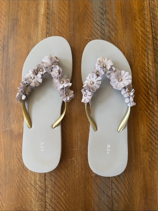 J. Crew Shoes - Women’s J.Crew Floral Flip Flop Sandal Shoes 9 Gray Silver